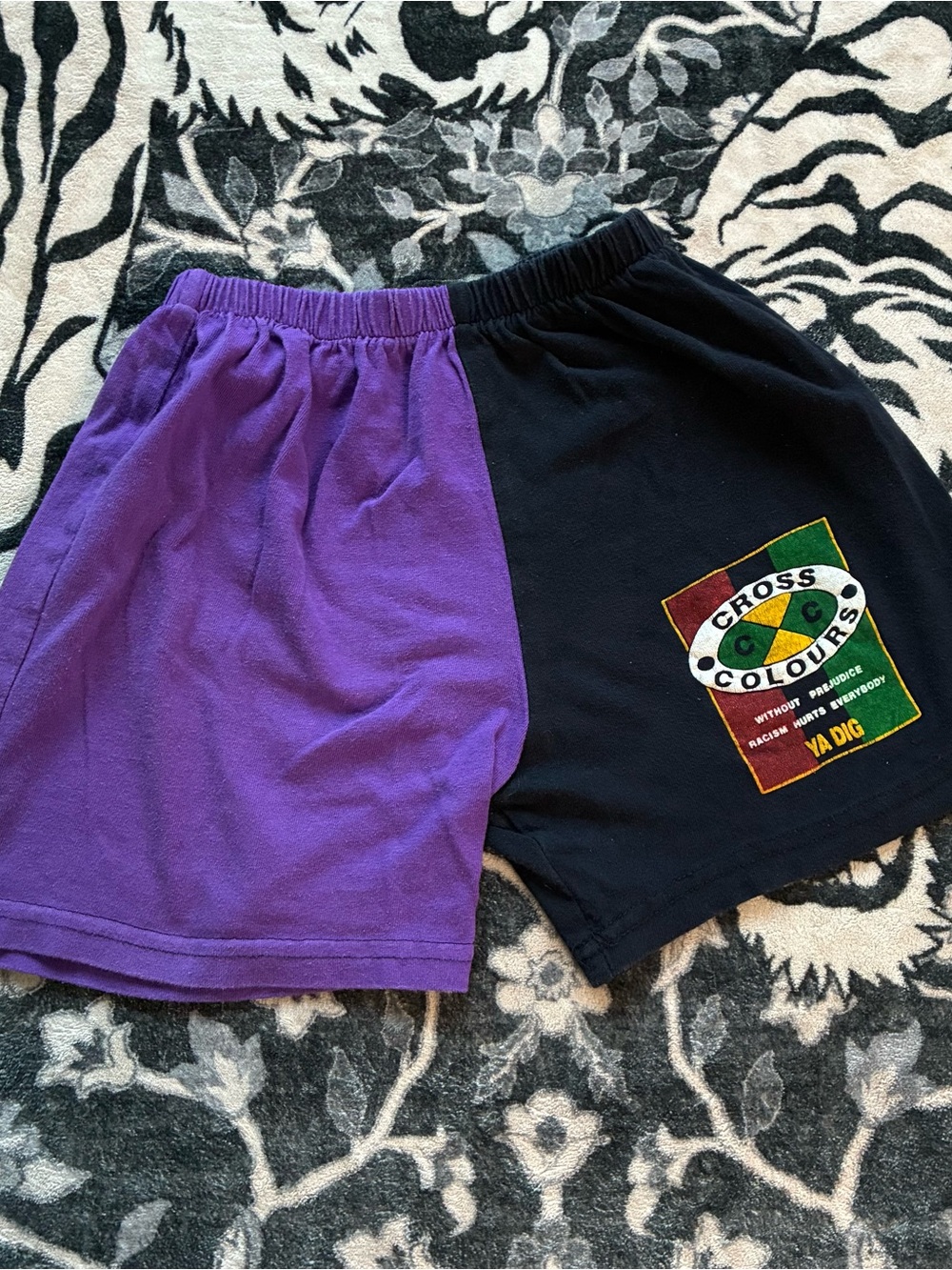 010 - VINTAGE 90s CROSS COLOURS HIP HOP SHORTS